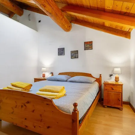 Lägenhet La Mansarda Del Viaggiatore *